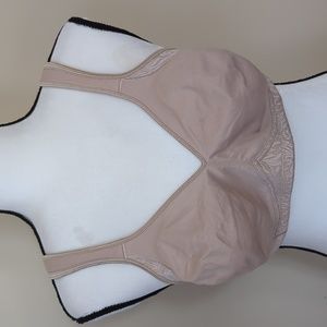 Playtex 18 Hour Smoothing Wireless Bra 40C Nude Tan